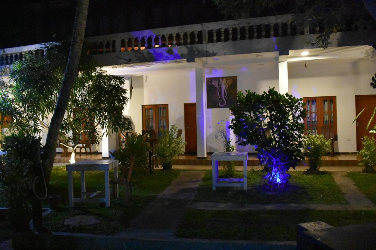 Aroma Guest House Mirissa Ngoại thất bức ảnh